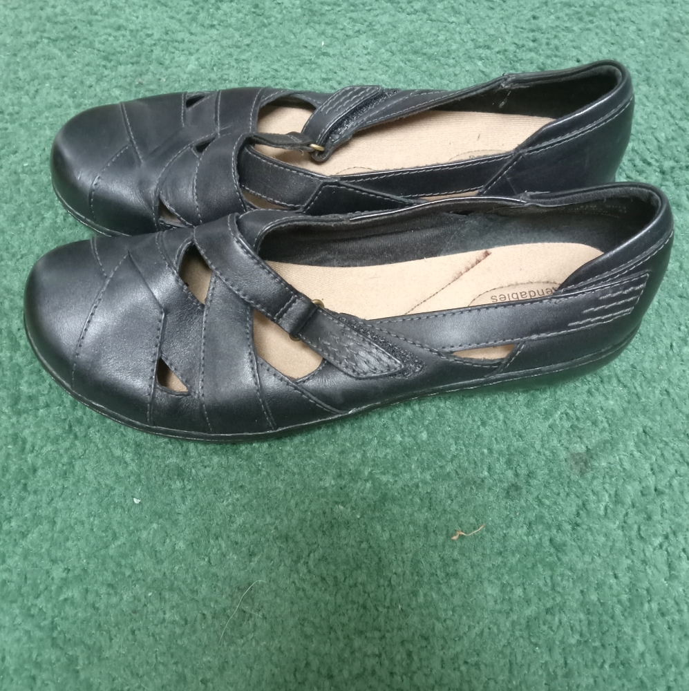 Clarks Cora Leather Black Sandals Flats  Grandmacore Shoes - Picture 4 of 5